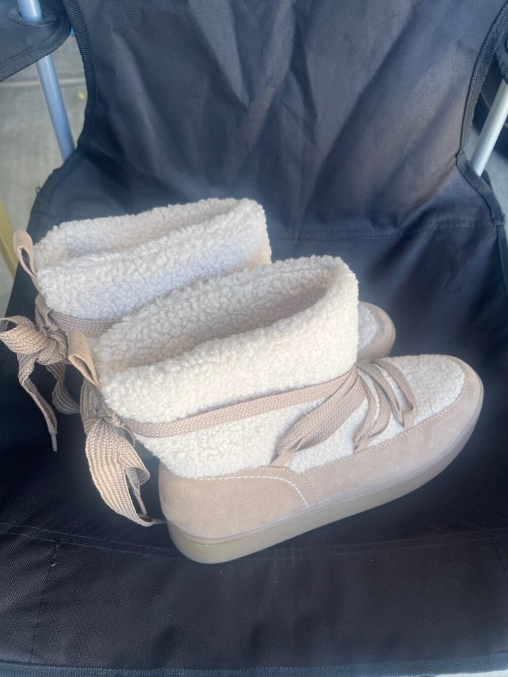 Universal Thread Ladies Ugg Boots
